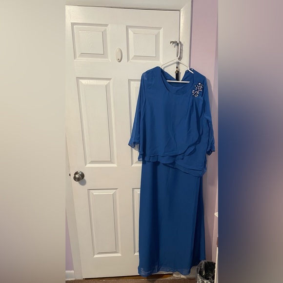 Mother of the Bride Dress - Picture 2 of 5